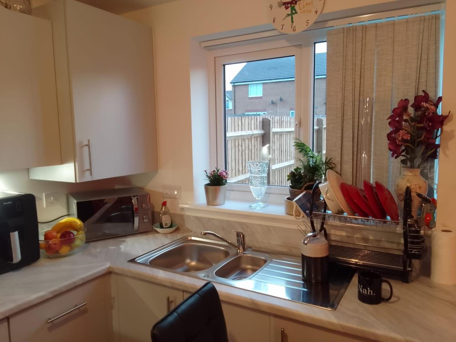 Cosy Stay In Walsall By Ideal Home Bloxwich Ngoại thất bức ảnh