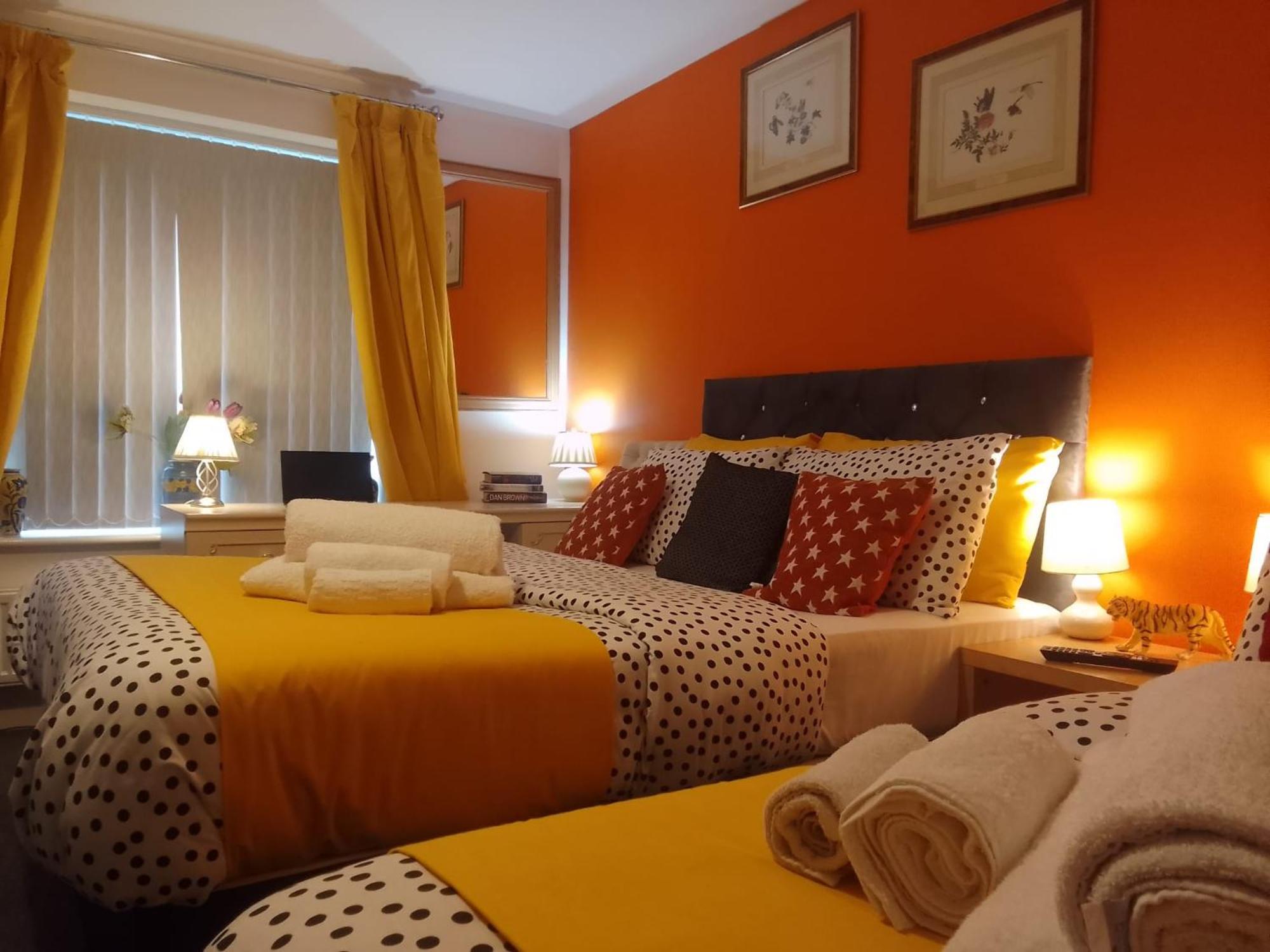 Cosy Stay In Walsall By Ideal Home Bloxwich Ngoại thất bức ảnh