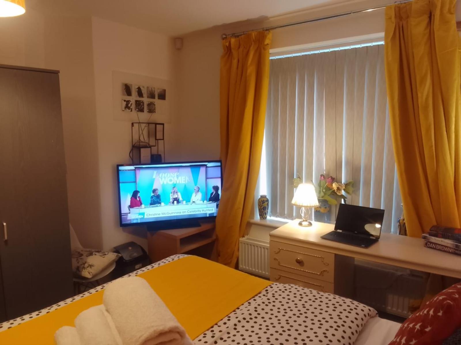 Cosy Stay In Walsall By Ideal Home Bloxwich Ngoại thất bức ảnh