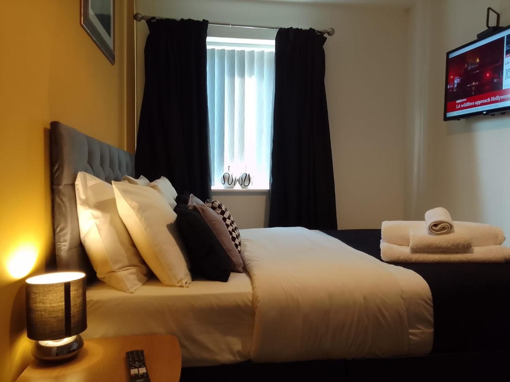 Cosy Stay In Walsall By Ideal Home Bloxwich Ngoại thất bức ảnh