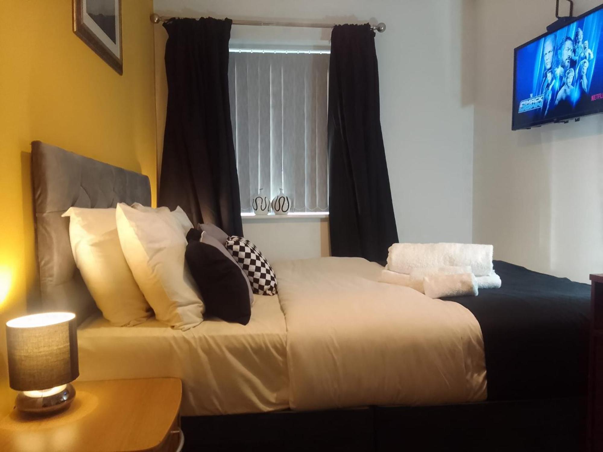 Cosy Stay In Walsall By Ideal Home Bloxwich Ngoại thất bức ảnh